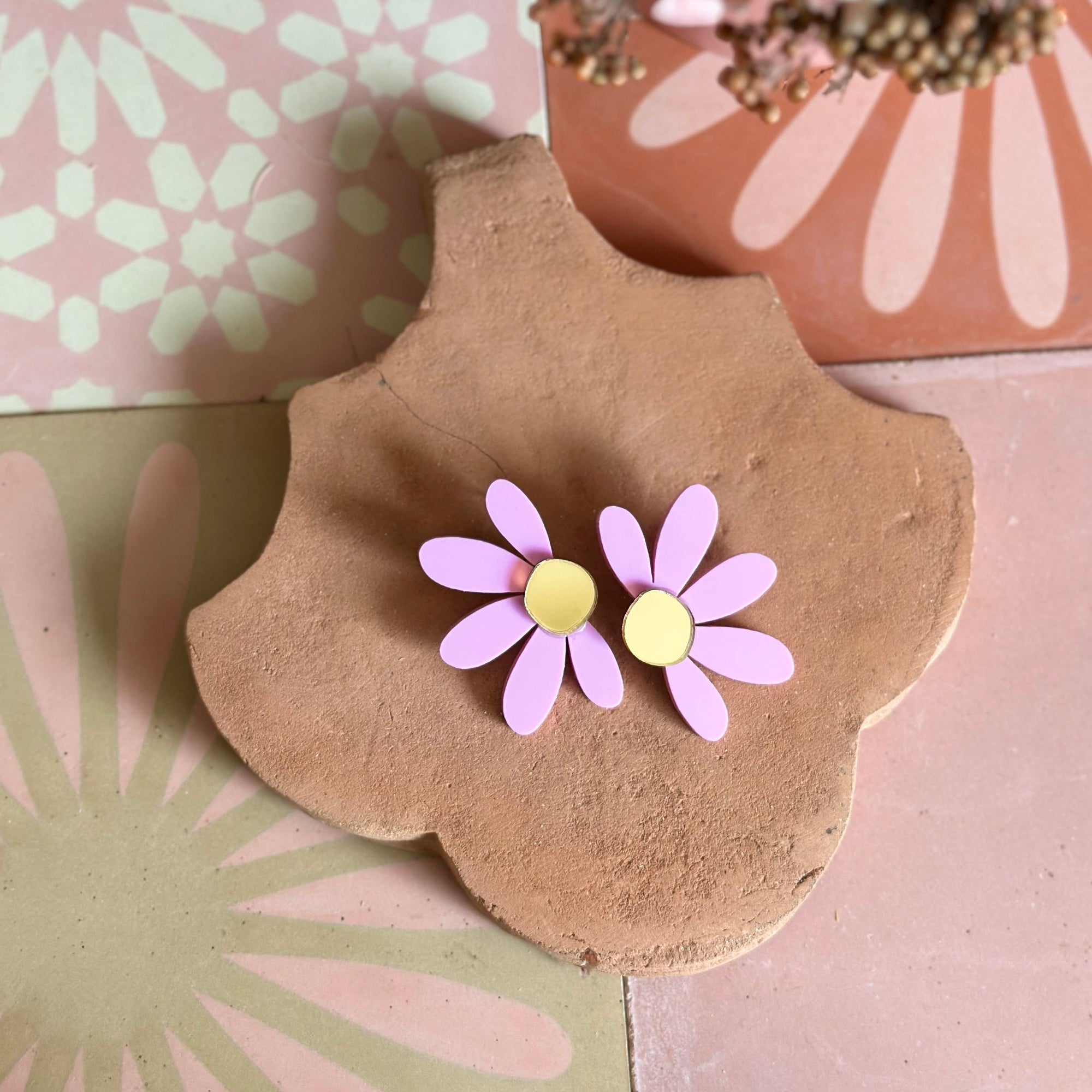Jumbo Daisy Stud Earrings | Lilac + Gold
