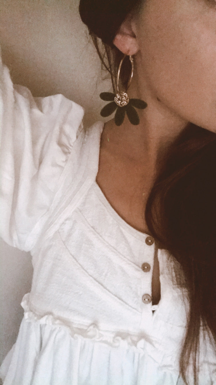 Jumbo Daisy Hoops Earrings | Olive + Gold