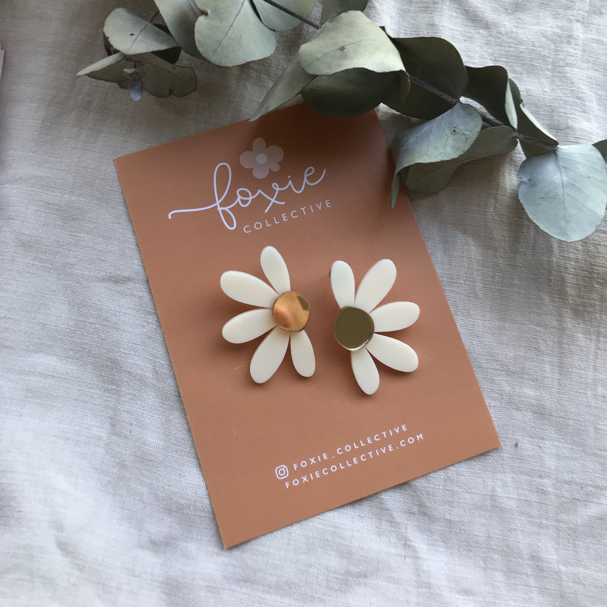 Jumbo Daisy Stud Earrings | Cream + Gold