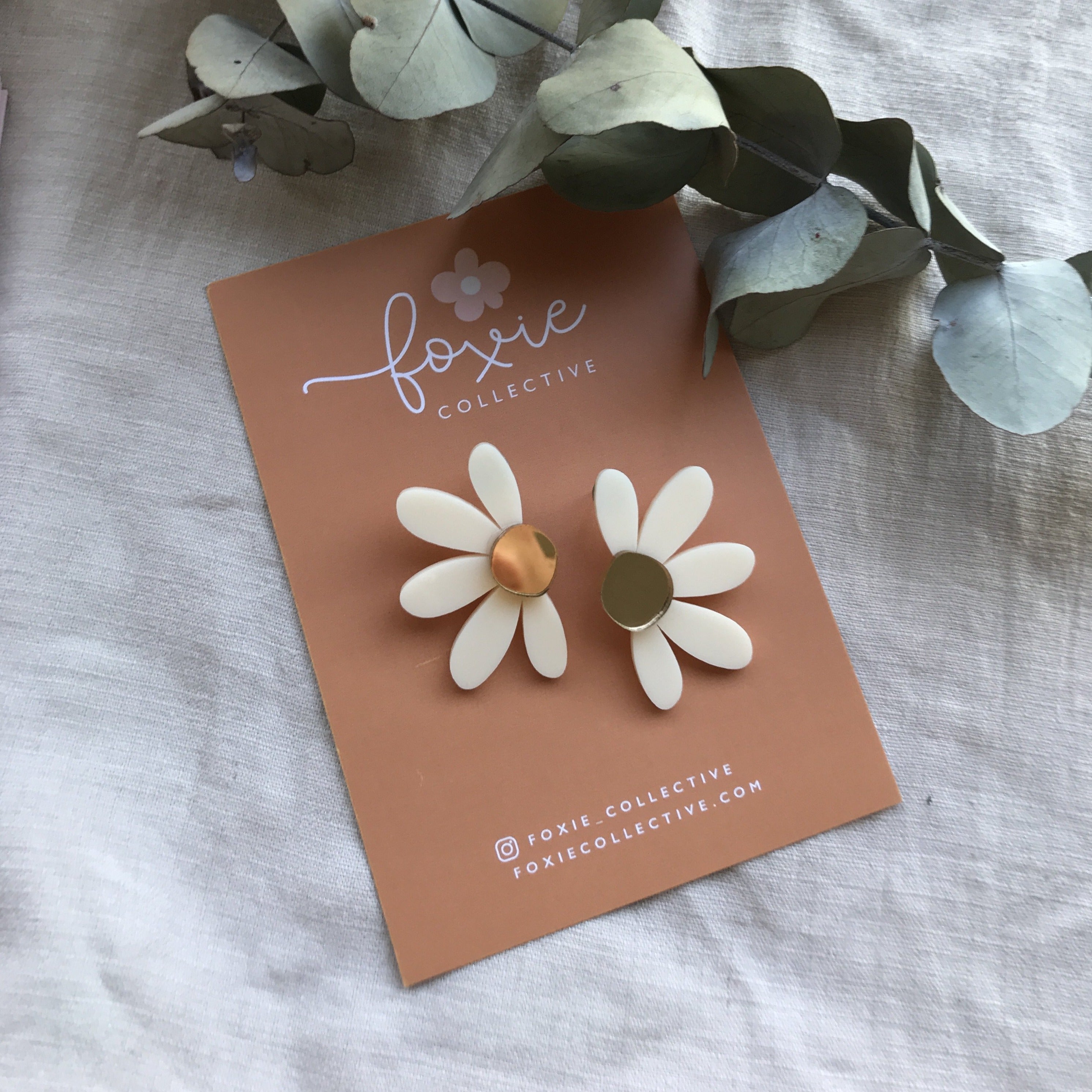 Jumbo Daisy Stud Earrings | Cream + Gold