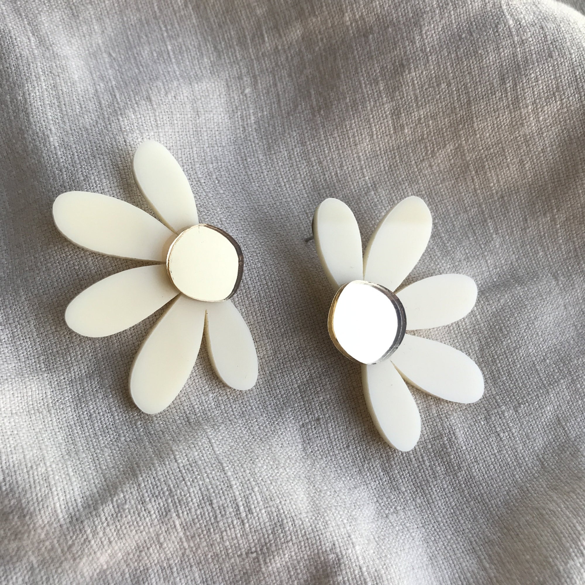Jumbo Daisy Stud Earrings | Cream + Gold