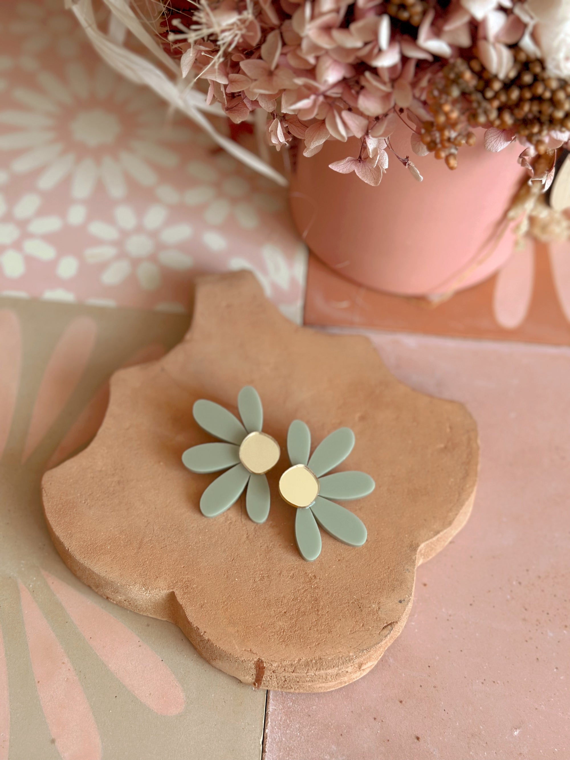 Jumbo Daisy Stud Earrings | Sage + Gold