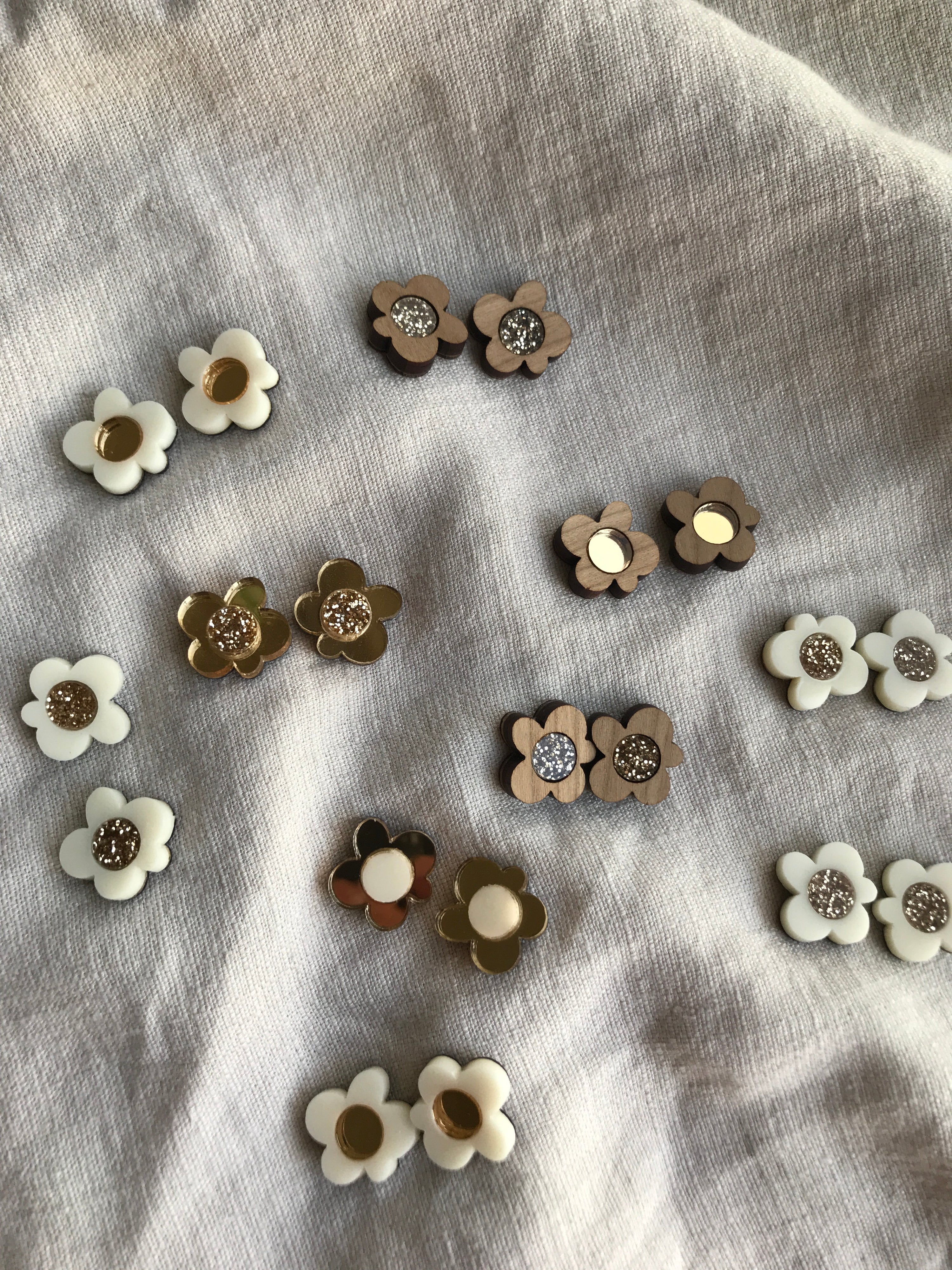 Flower Stud Earrings | Cream + Gold Glitter