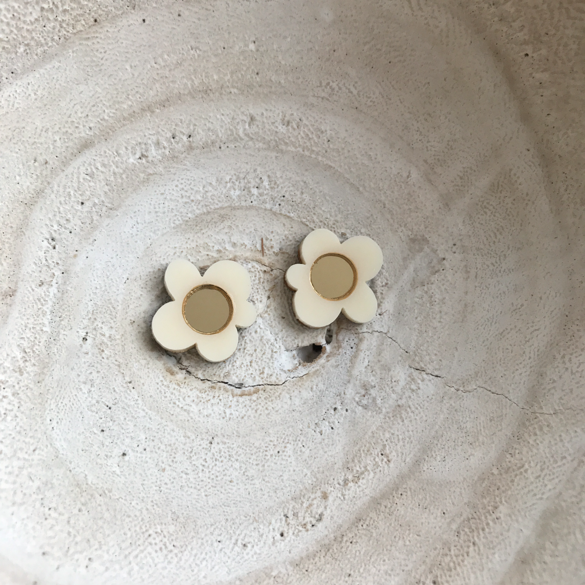 Flower Stud Earrings | Cream + Gold Mirror